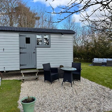 Greatwood Shepherds Hut バトル エクステリア 写真