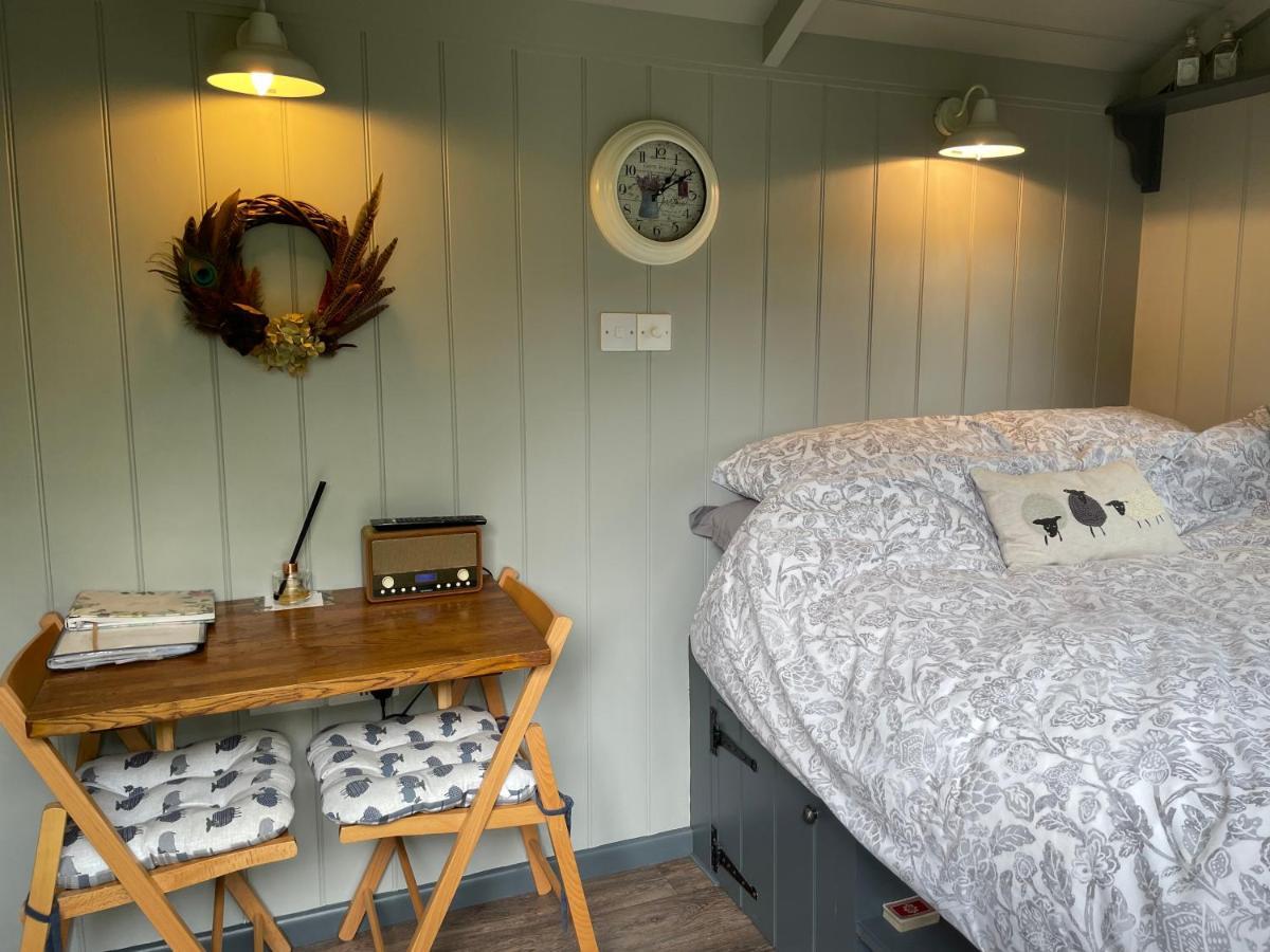 Greatwood Shepherds Hut バトル エクステリア 写真