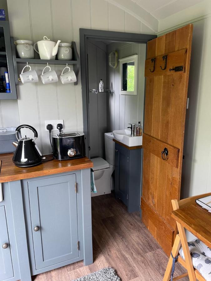 Greatwood Shepherds Hut バトル エクステリア 写真