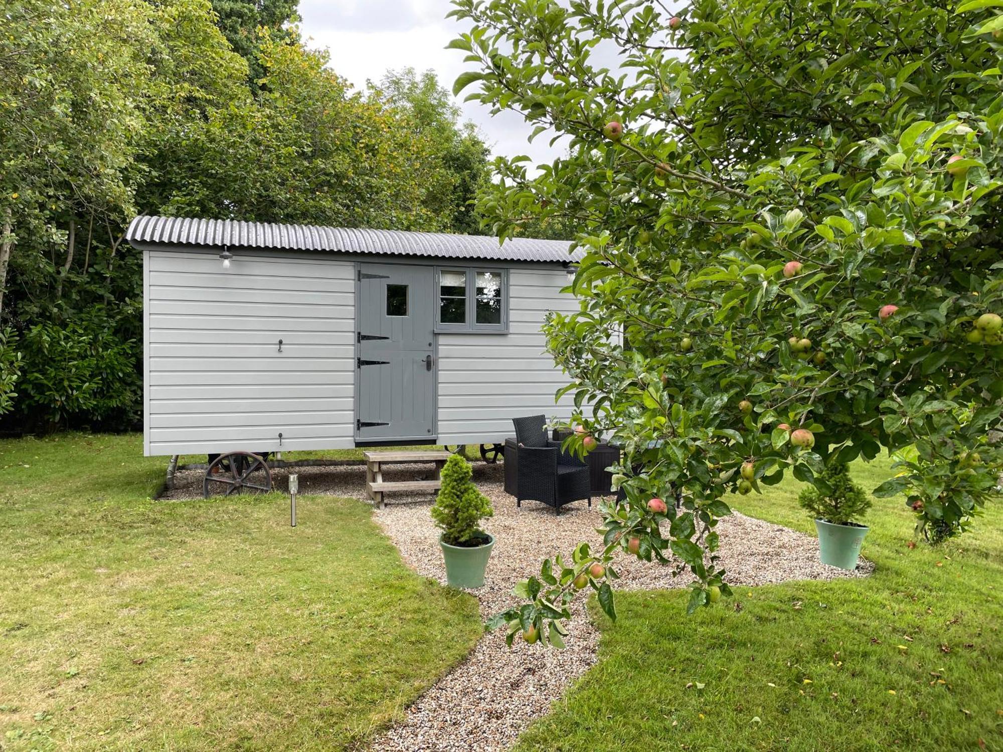 Greatwood Shepherds Hut バトル エクステリア 写真