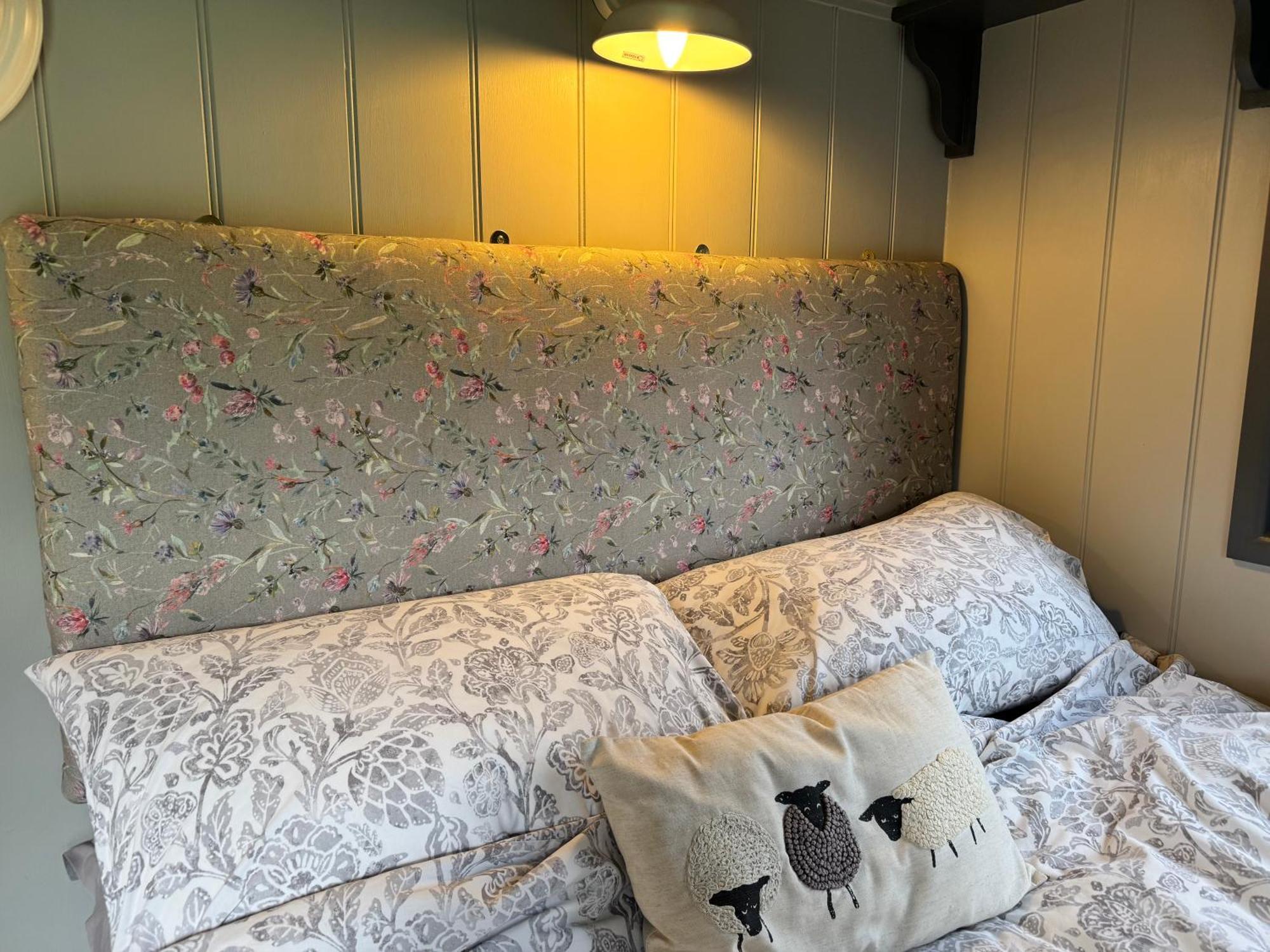 Greatwood Shepherds Hut バトル エクステリア 写真
